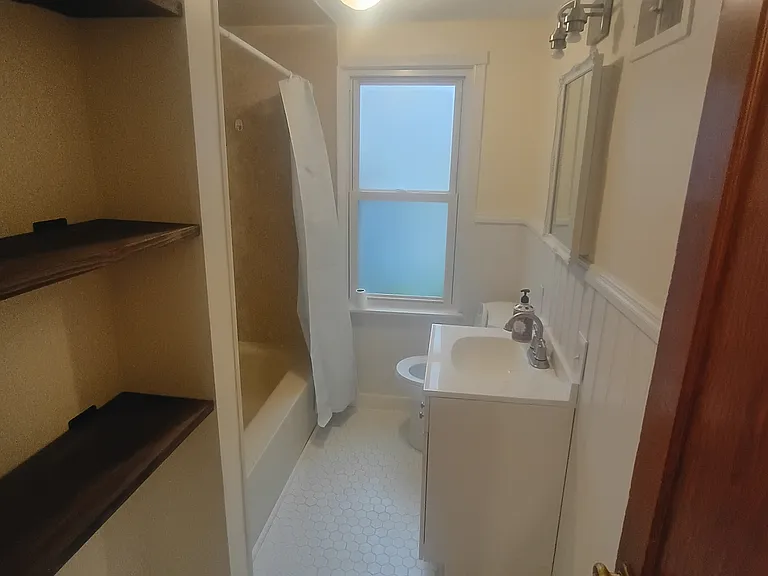 320 Hoffman Ave — Photo 7