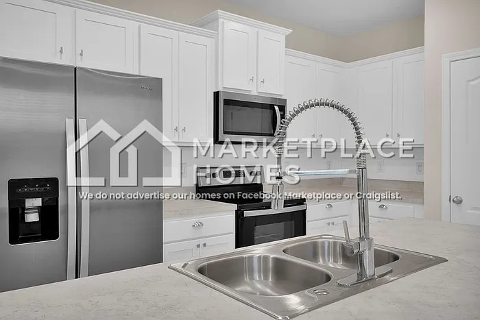 3996 Village View Ln — Photo 7