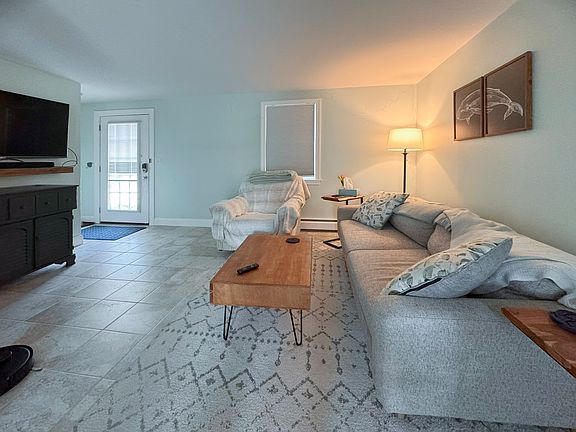 2nd image of 180 Kompass Dr