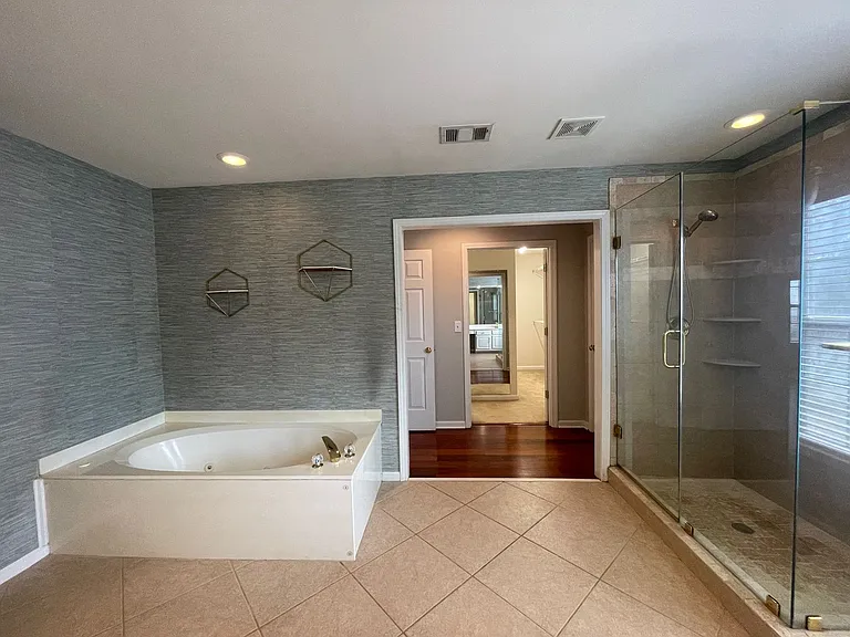 11310 Crossington Rd — Photo 20