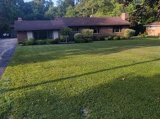 8635 Carmichael Dr, Chesterland, OH 44026