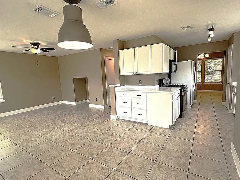 6819 Kingwood Glen Dr — Photo 32
