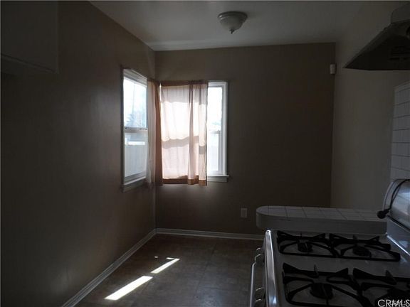 3rd image of 2121 N Sepulveda Ave