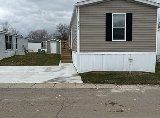 4125 Riverview Cir #158210, Mount Clemens, MI 48043