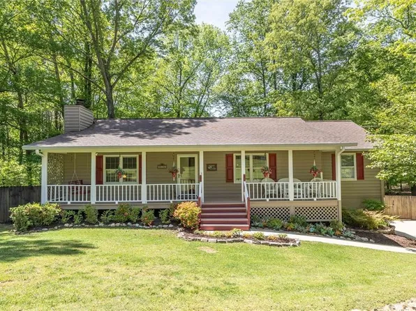 403 Hill Crest Way, Woodstock, GA 30188