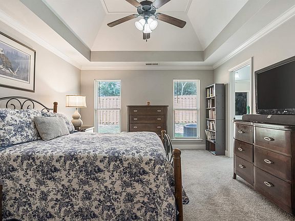4th image of 1194 Emerald Ridge Dr