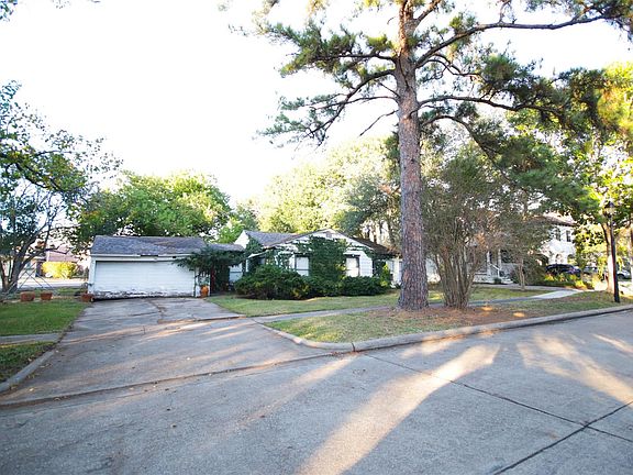 3rd image of 4210 Coleridge St