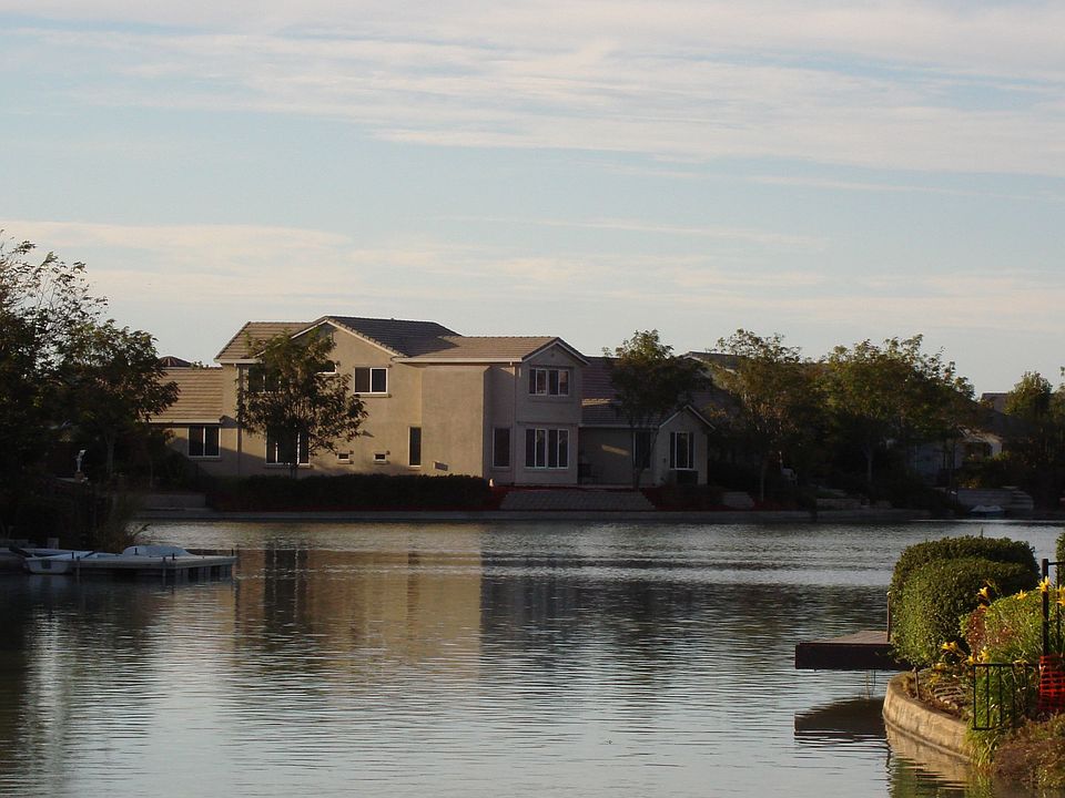 Wow Waterfront .28 acre lot 3,364sf home 3 car gar SYA