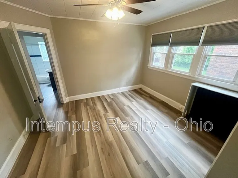 4237 Vine St #3 — Photo 11