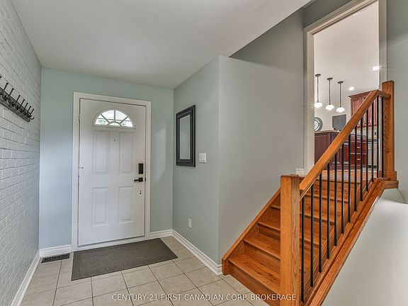 4th image of 217 Seldon St
