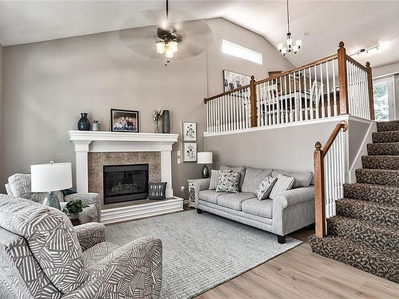 4th image of 21325 W 120th Ter