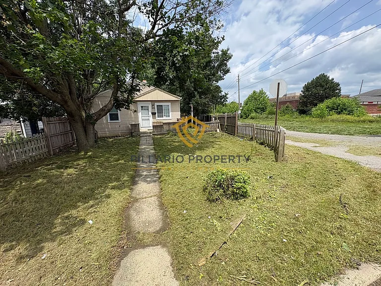 2220 E 46th St — Photo 1
