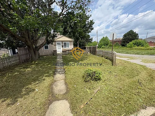 2220 E 46th St Photo 1