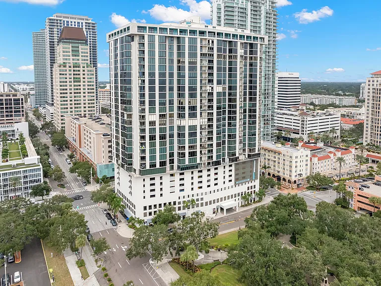 1 Beach Dr SE #2109 — Photo 33