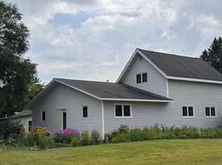 20 Elm Ave NE, Menahga, MN 56464