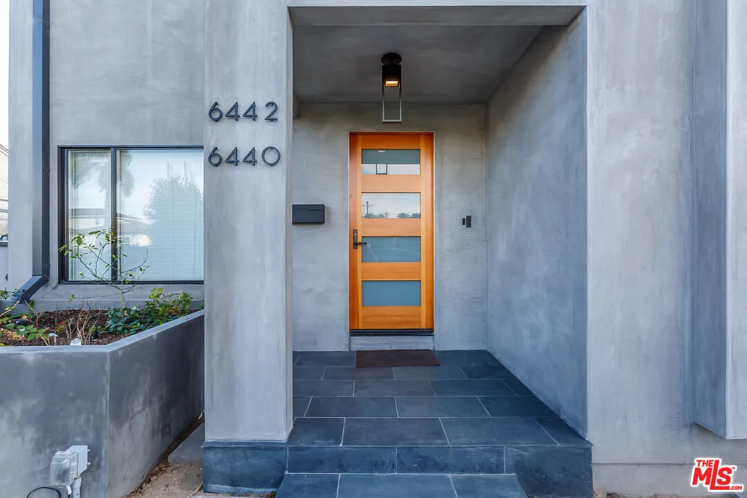 5 bed, 3.0 bath, 2084 sqft, $7,500 — Photo 1