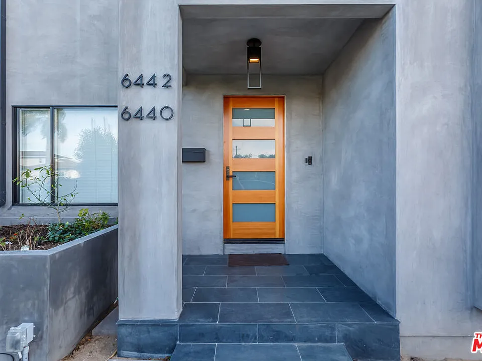 6440 W 87th Pl