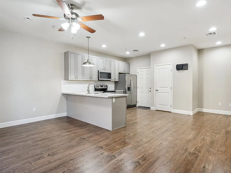 1406 W Main St #116 — Photo 6