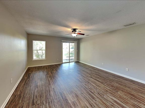 3rd image of 116 Brays Island Ln