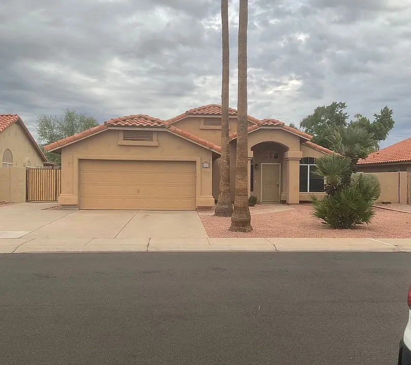 380 W Smoke Tree Rd