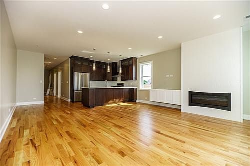 1st image of 2612 W Fullerton Ave APT 1Z