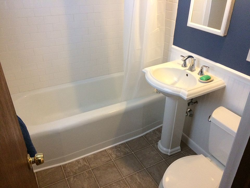 2nd image of 56 Brooker St