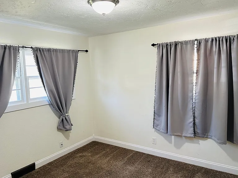 2038 Lewis Ave — Photo 13