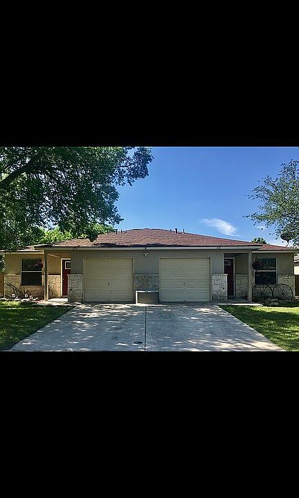 1st image of 731-733 Rosewood Ave