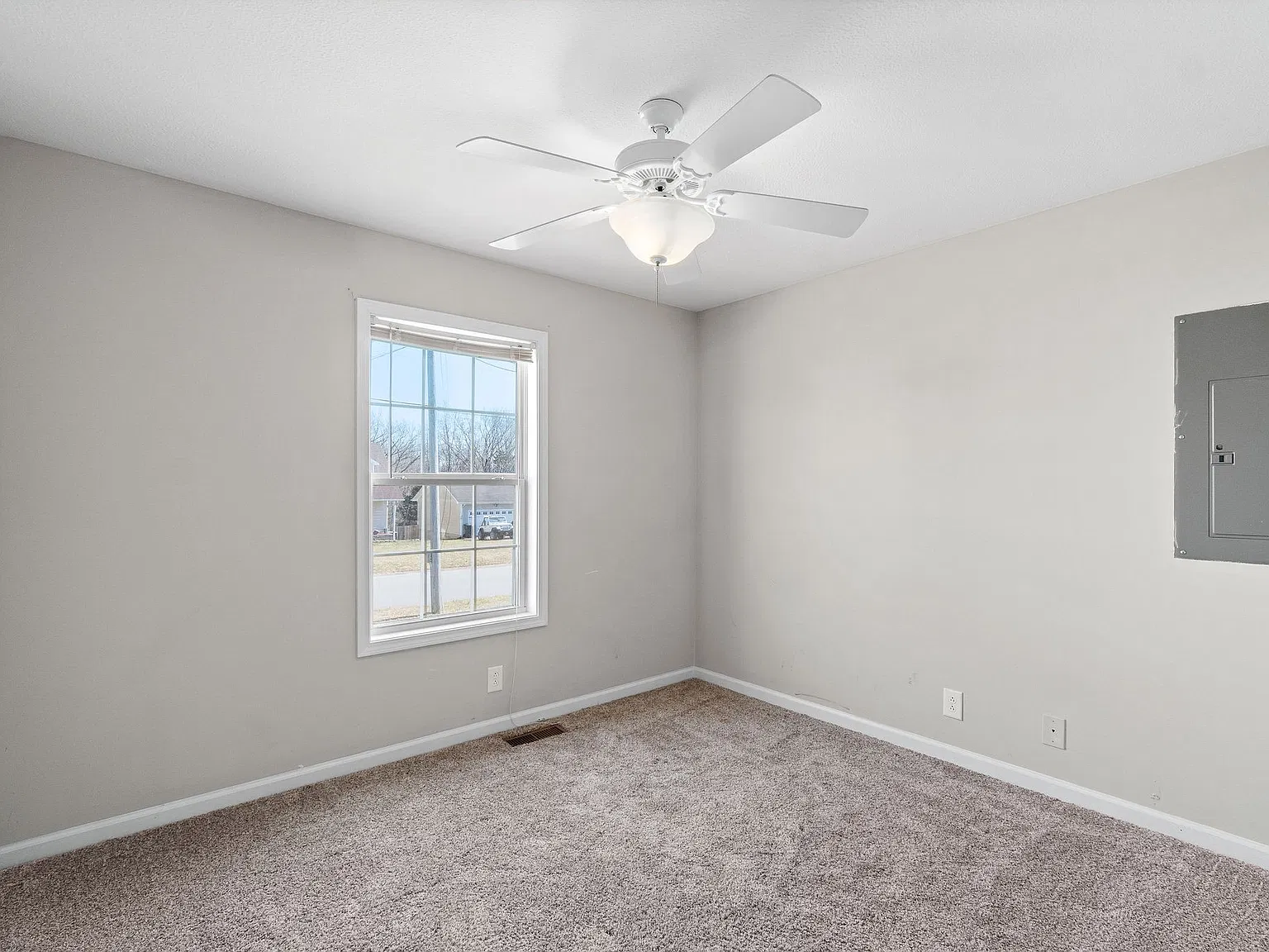 3 bed, 1500 sqft, $1,750 — Photo 4
