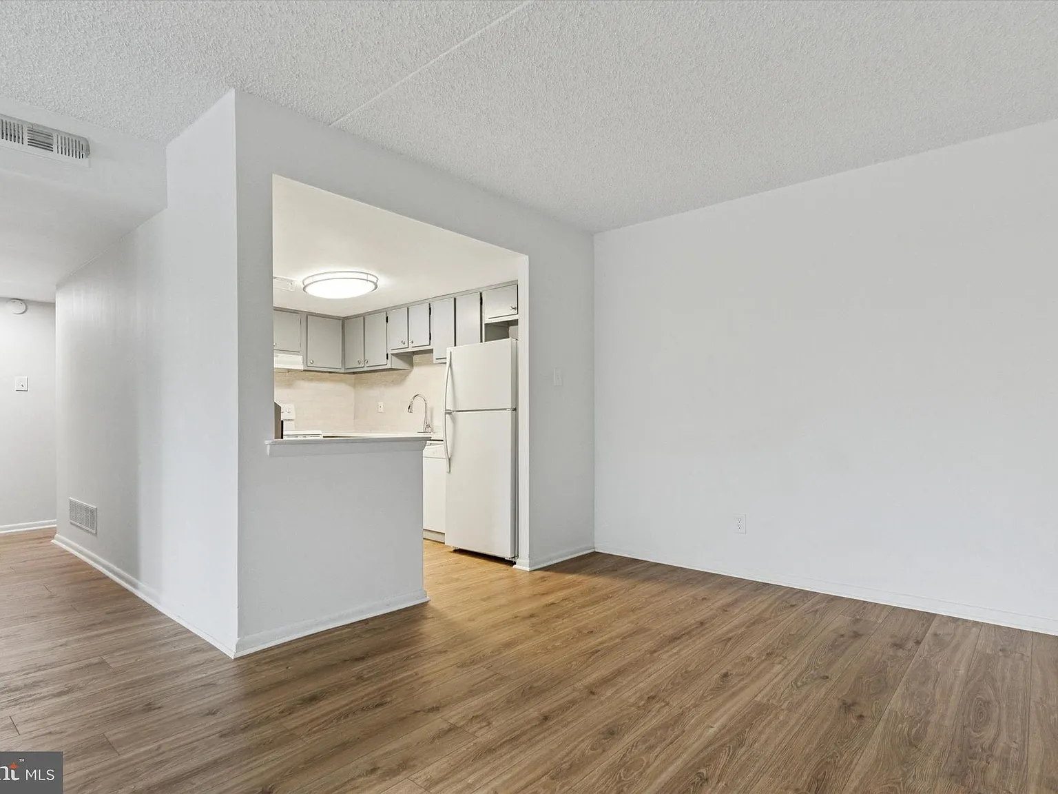 2 bed, 960 sqft, $1,950 — Photo 4