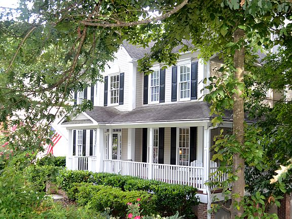 4th image of 2109 Laurel Hill Dr