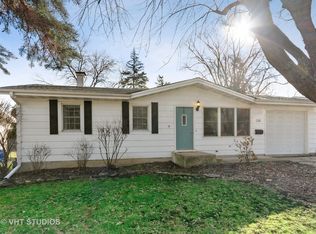 238 S 17th St, St Charles, IL 60174