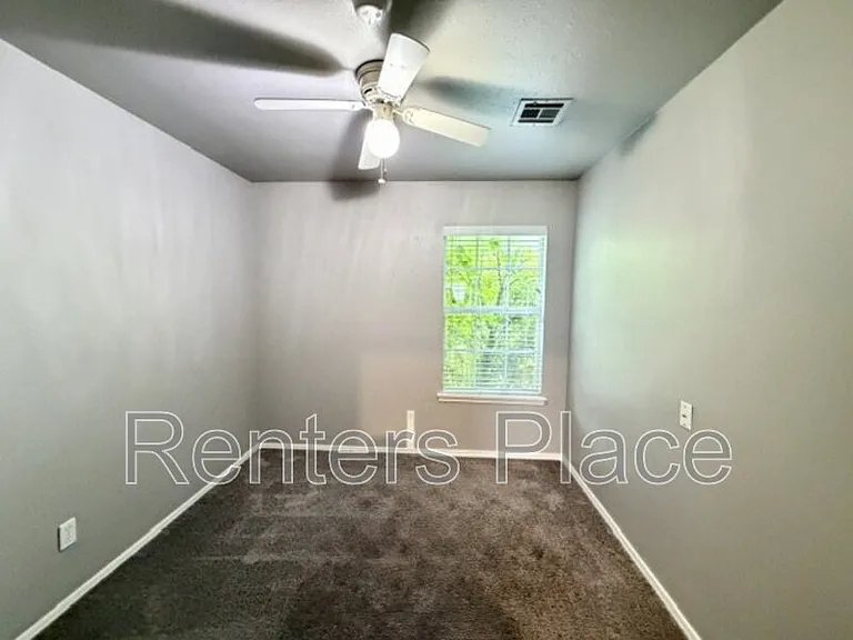 312 W Sycamore St — Photo 15