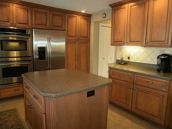 4th image of 8000 Charterwood Dr