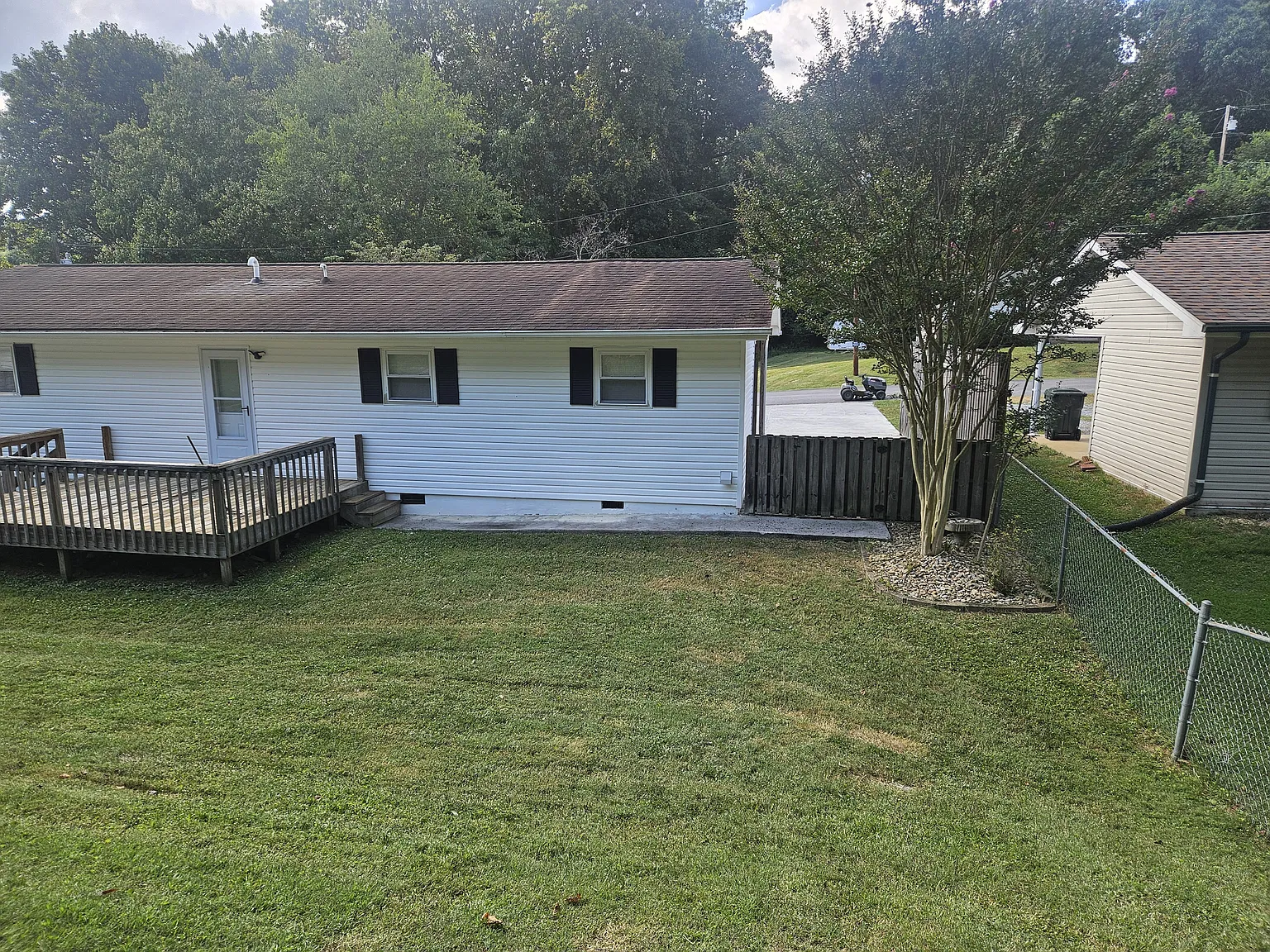 106 Cairo Dr — Photo 3
