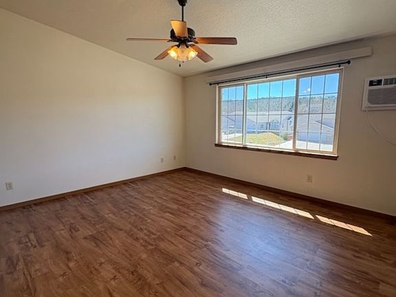 3rd image of 3624 Park Dr APT 1