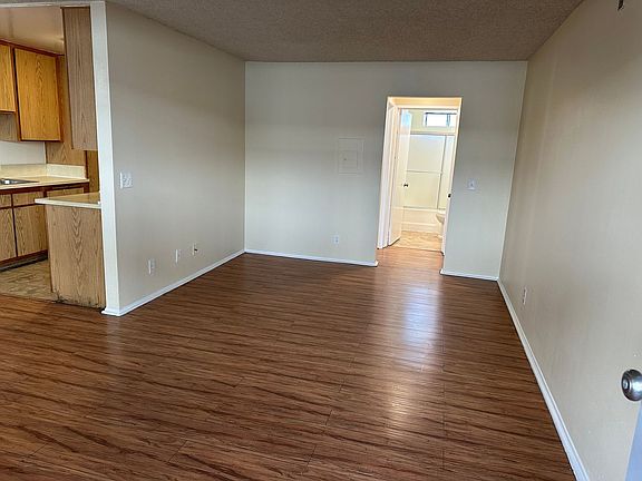 4th image of 7635 Lankershim Blvd APT 7