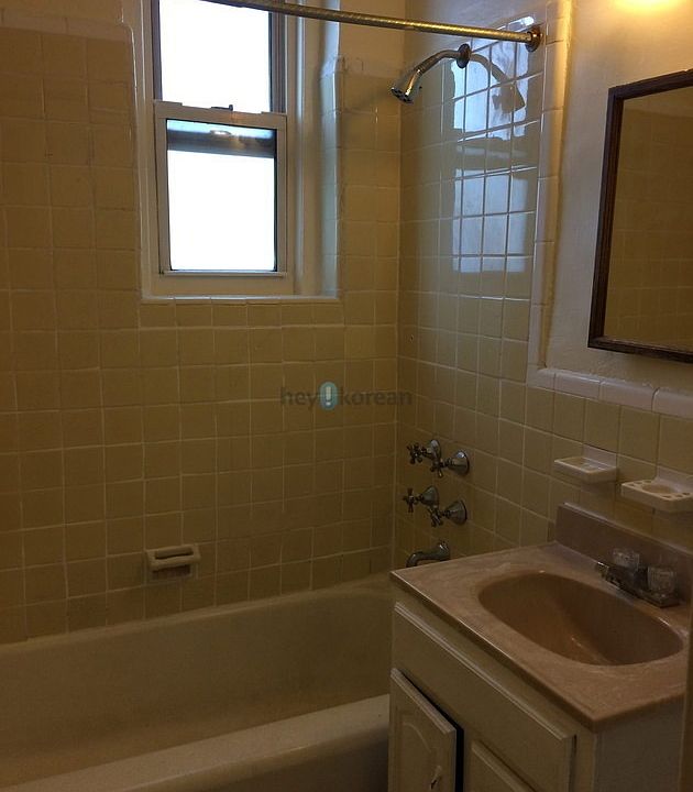 2nd image of 9216 Whitney Ave #501