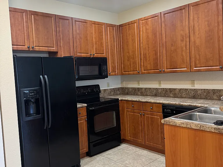 2507 Stockbridge Sq SW — Photo 5