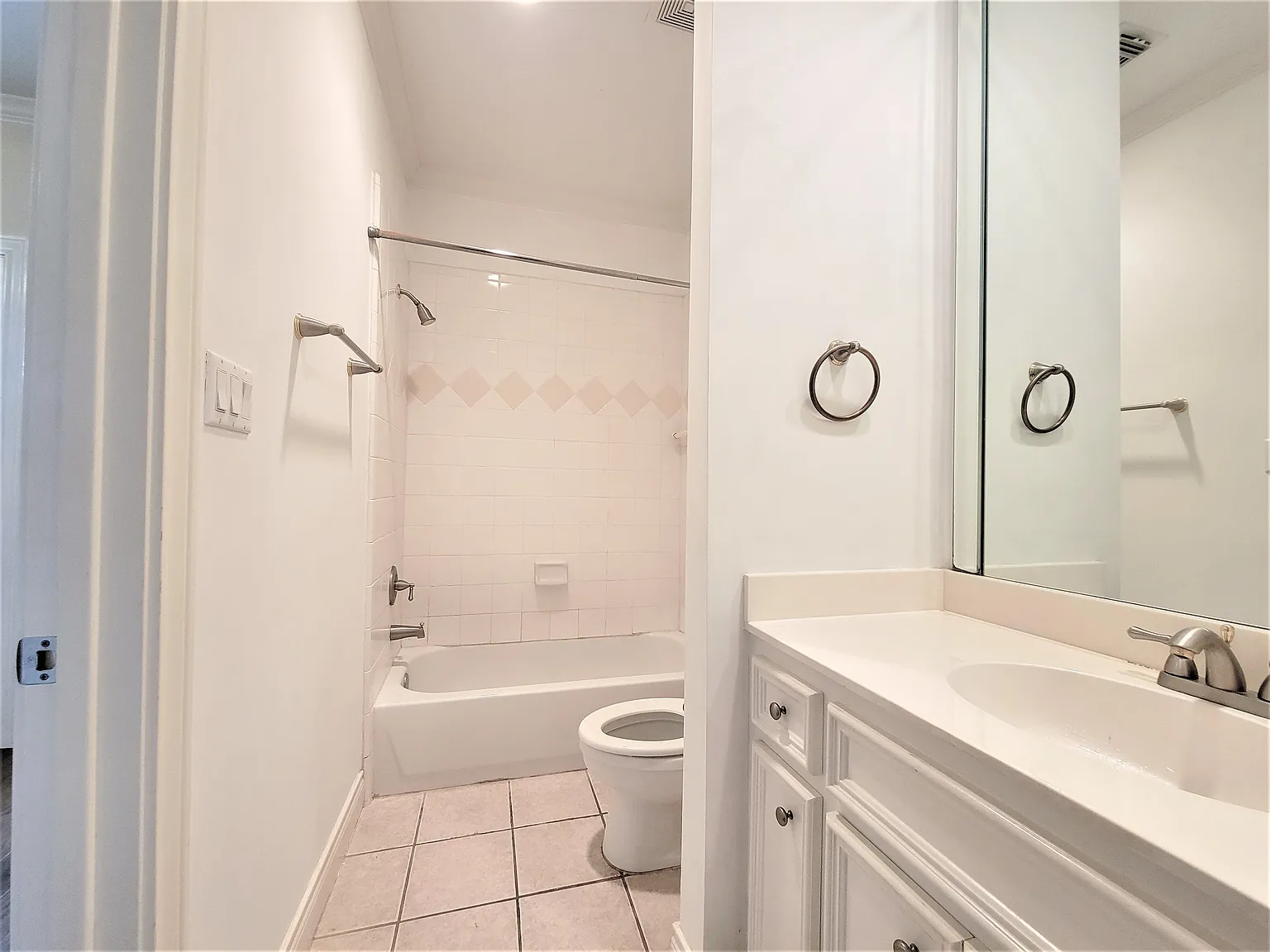 2508 South Blvd — Photo 3