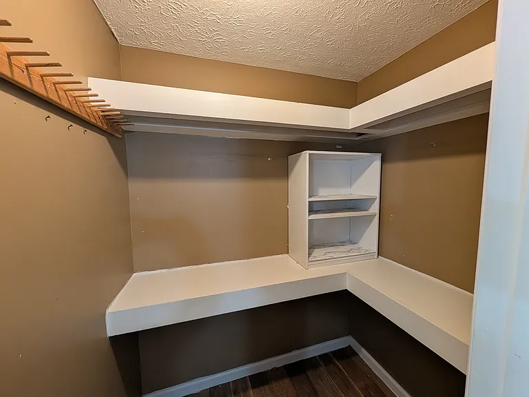 102 Post Oak Rd — Photo 24