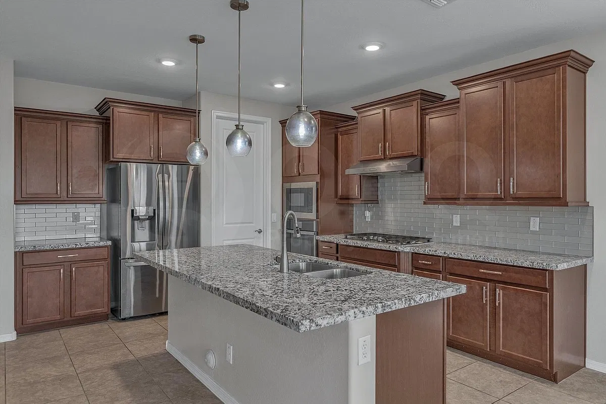 3 bed, 2.5 bath, 2686 sqft, $2,950 — Photo 4