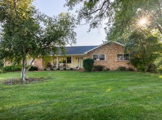 1245 Kelly Ln, Dubuque, IA 52003