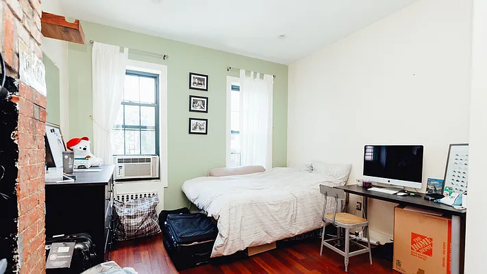 Rented by Nooklyn NYC LLC | media 31