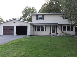 28 Meadowbrook Dr, Albion, NY 14411