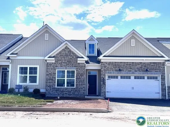 3006 N Cider Dr, Whitehall, PA 18052