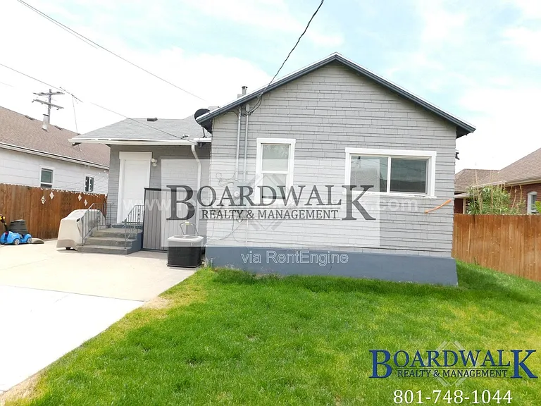 657 E Warnock Ave — Photo 6