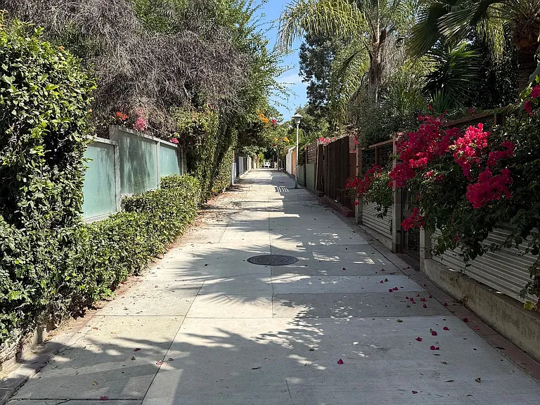 15 Paloma Ave — Photo 11