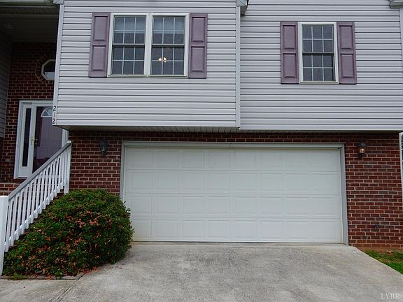 4th image of 212 Farley Branch Dr