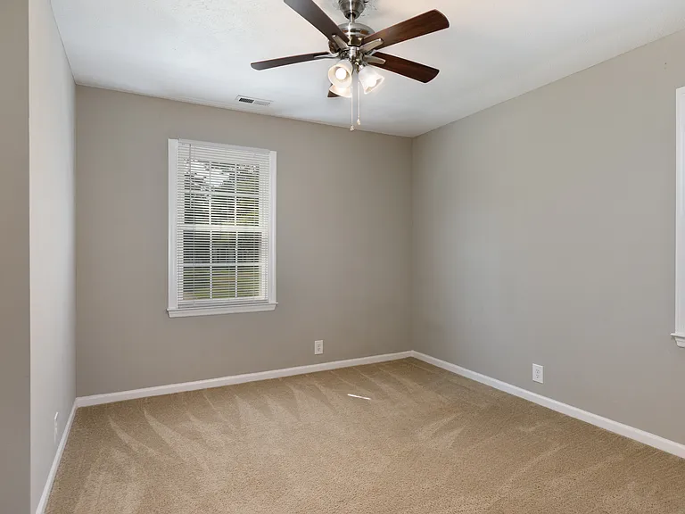 3638 Thorndike Dr — Photo 12